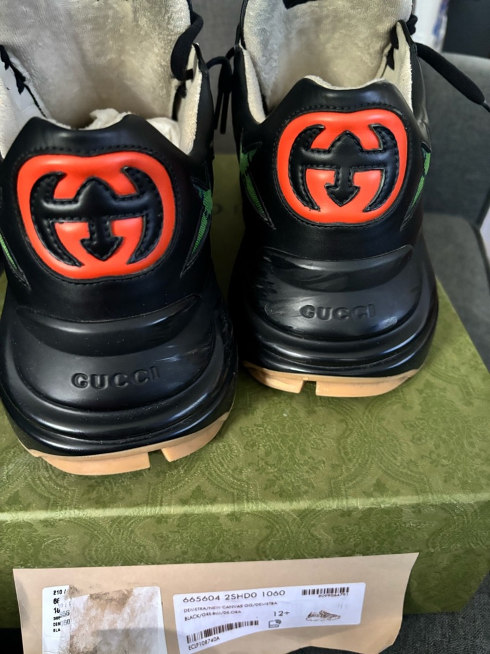 Gucci Black Leather Sneakers with Green Star Appliqués and Orange Heel Accents - Picture 9 of 12